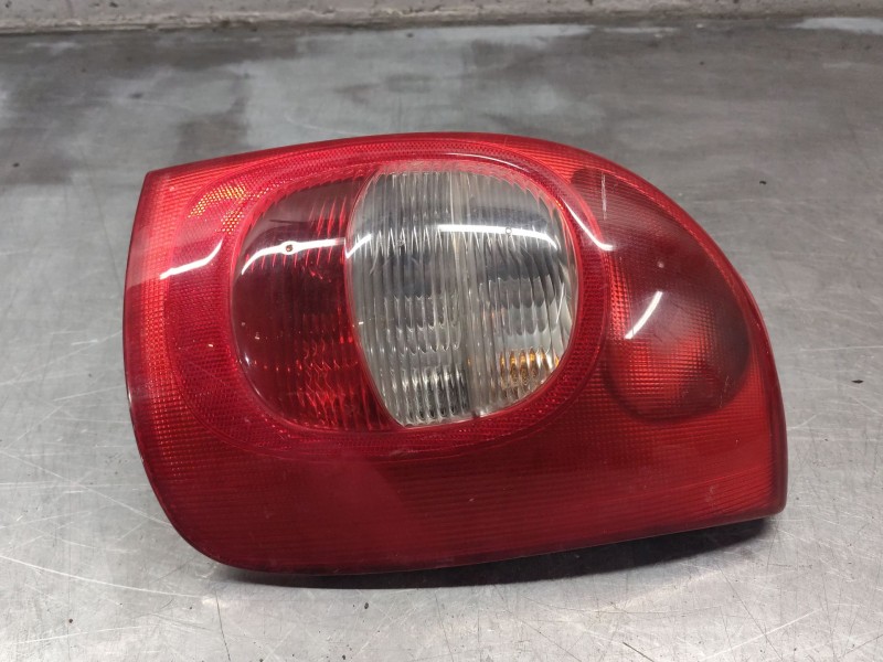 Recambio de piloto trasero derecho para citroën xsara picasso 2.0 hdi referencia OEM IAM   