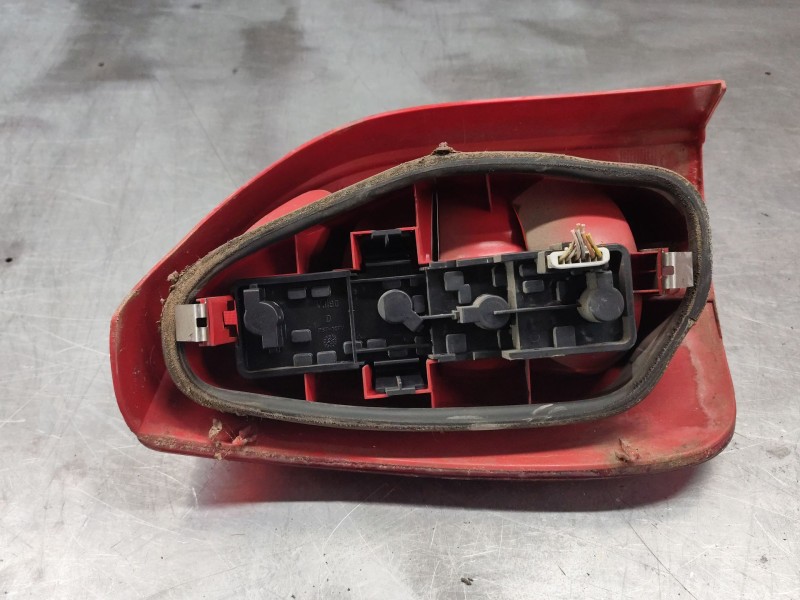 Recambio de piloto trasero derecho para citroën xsara picasso 2.0 hdi referencia OEM IAM   