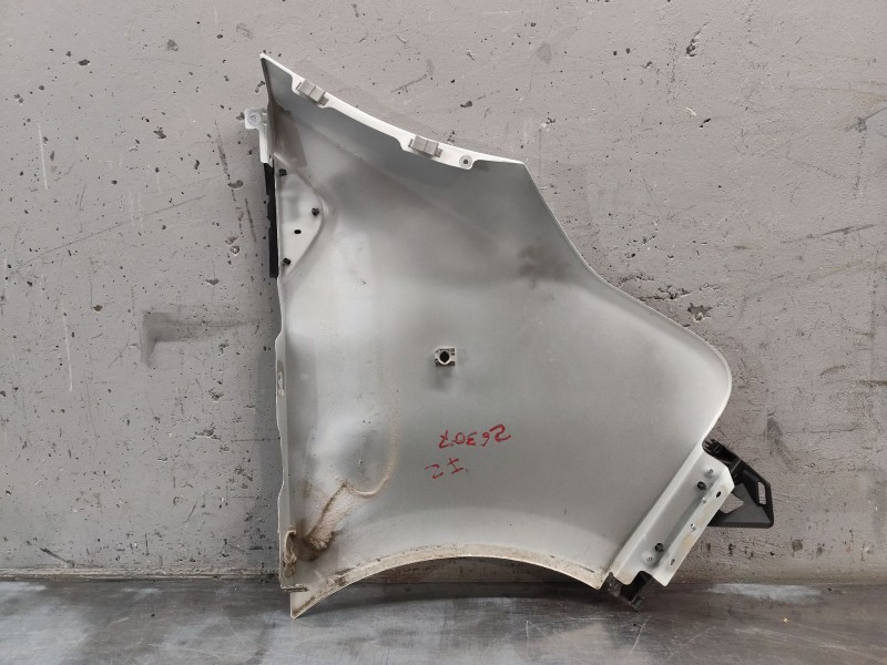 Recambio de aleta delantera izquierda para renault trafic iii furgoneta (fg_) 2.0 dci 120 (fgmn) referencia OEM IAM   