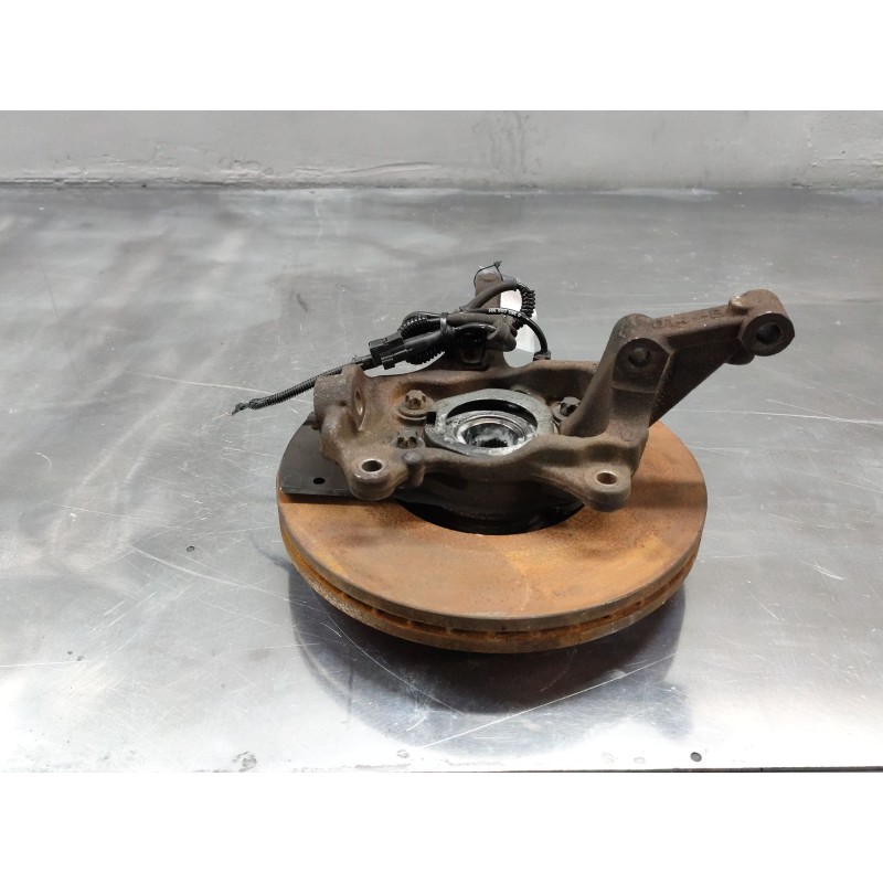 Recambio de mangueta delantera izquierda para renault trafic iii furgoneta (fg_) 2.0 dci 120 (fgmn) referencia OEM IAM   