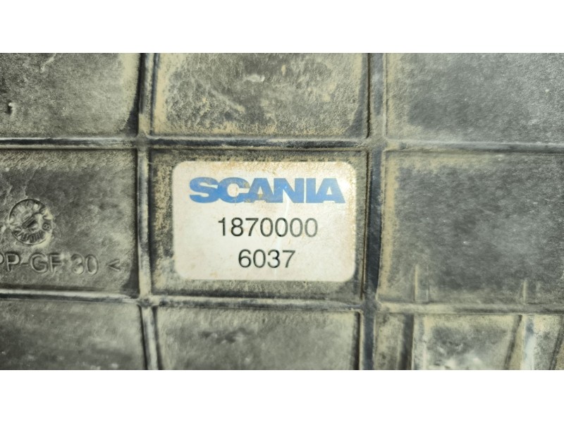 Recambio de filtro aire para scania r i r 500 referencia OEM IAM 1870000  