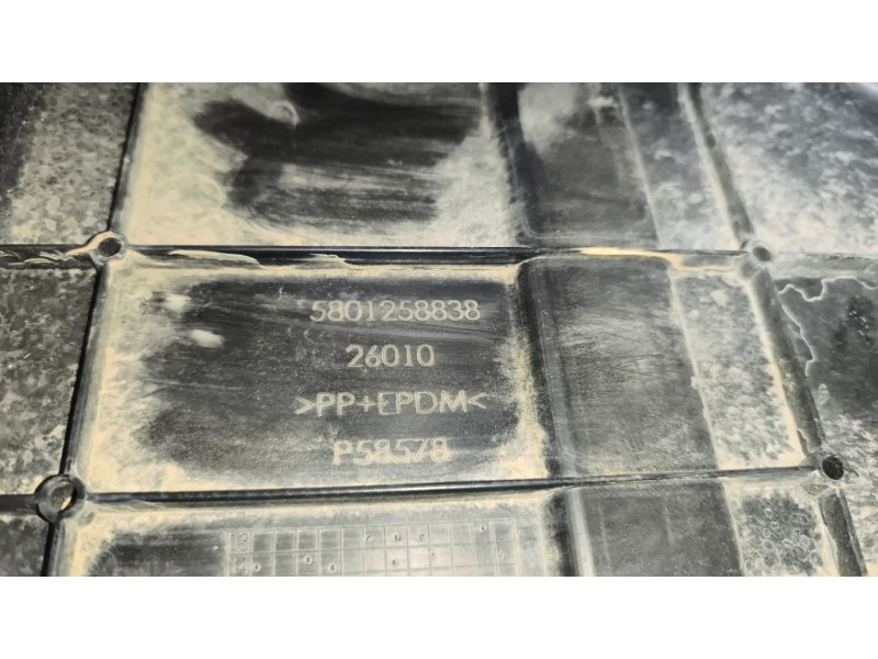 Recambio de tapa bateria para iveco stralis (ad/at) 10.3 diesel referencia OEM IAM 5801258838  