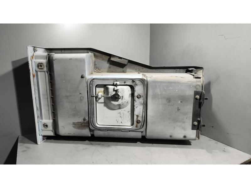 Recambio de peldaño izquierdo para renault magnum ab diesel referencia OEM IAM 5010574327  