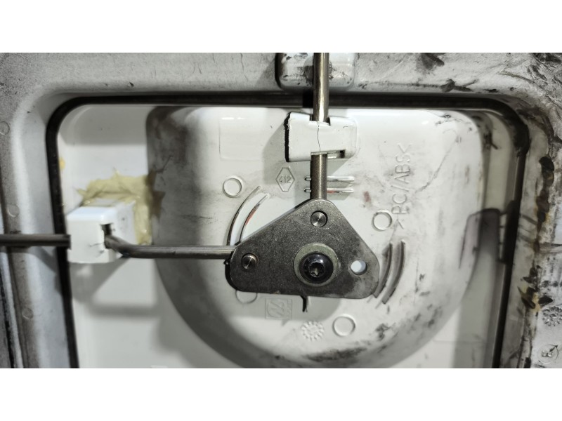 Recambio de peldaño izquierdo para renault magnum ab diesel referencia OEM IAM 5010574327  