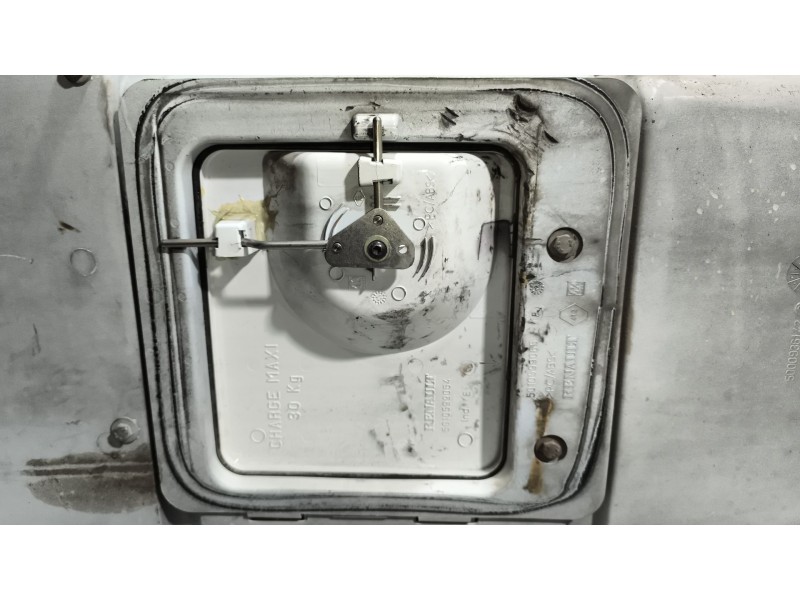 Recambio de peldaño izquierdo para renault magnum ab diesel referencia OEM IAM 5010574327  