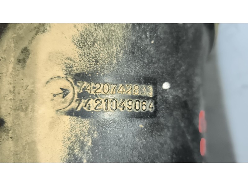 Recambio de tubo admision para renault magnum ab diesel referencia OEM IAM 7421049064  