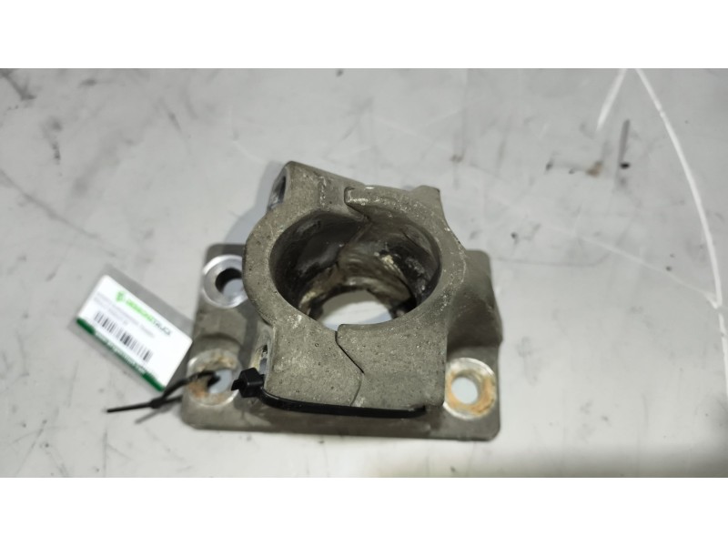 Recambio de soporte guardabarros trasero para renault magnum ab diesel referencia OEM IAM 21213203 21213202 