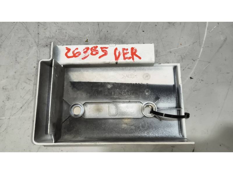 Recambio de moldura para renault magnum ab diesel referencia OEM IAM 5010574683 DERECHA 