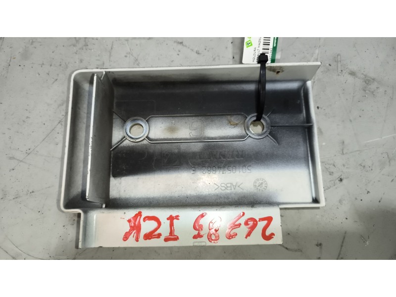 Recambio de moldura para renault magnum ab diesel referencia OEM IAM 5010574682  