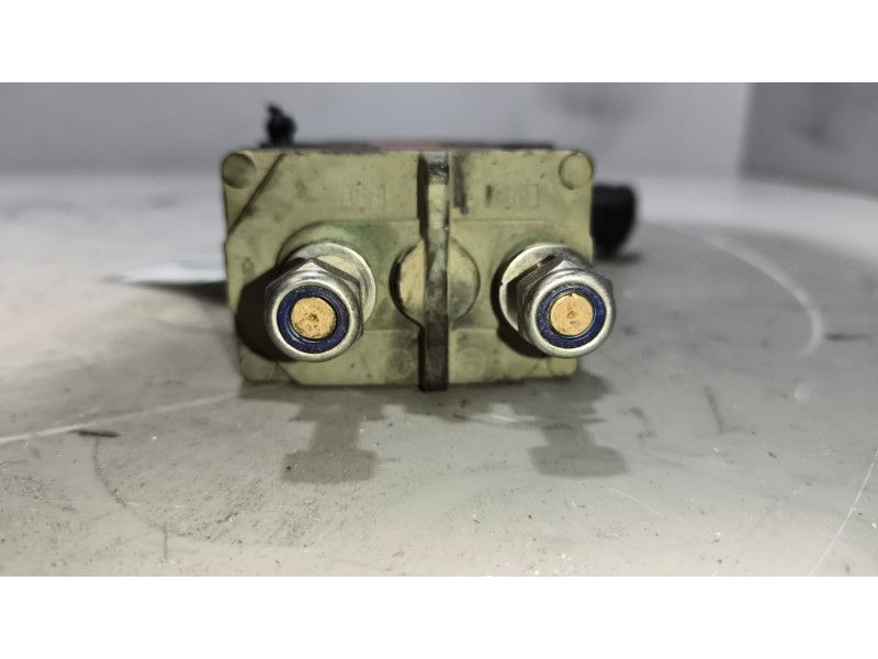 Recambio de desconectador baterias para renault magnum ab diesel referencia OEM IAM 20514313 5010480956 