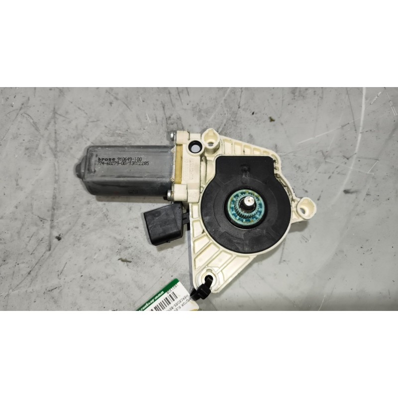 Recambio de motor elevalunas delantero izquierdo para mercedes-benz actros bm 963.xxx 2-achser referencia OEM IAM   