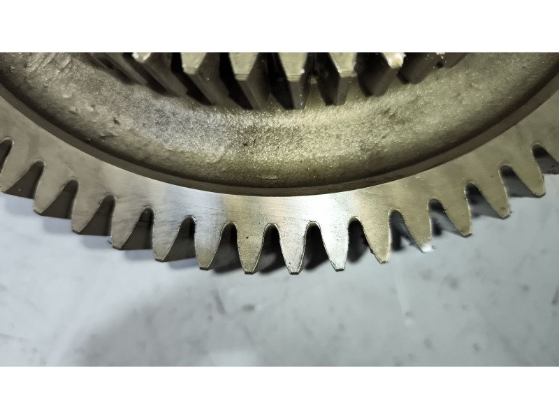 Recambio de piñon para renault premium route 2006 fas 4x2 larga distancia referencia OEM IAM 20441923  