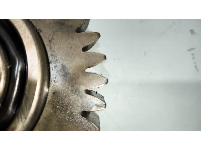 Recambio de piñon para renault premium route 2006 fas 4x2 larga distancia referencia OEM IAM 20714549  