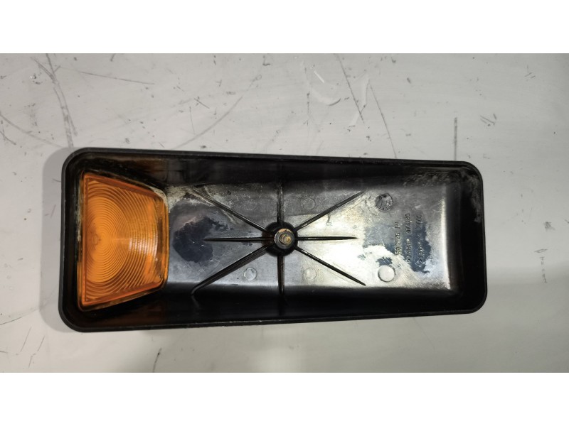 Recambio de piloto lateral izquierdo para renault magnum ab 2005 12.0 diesel referencia OEM IAM   