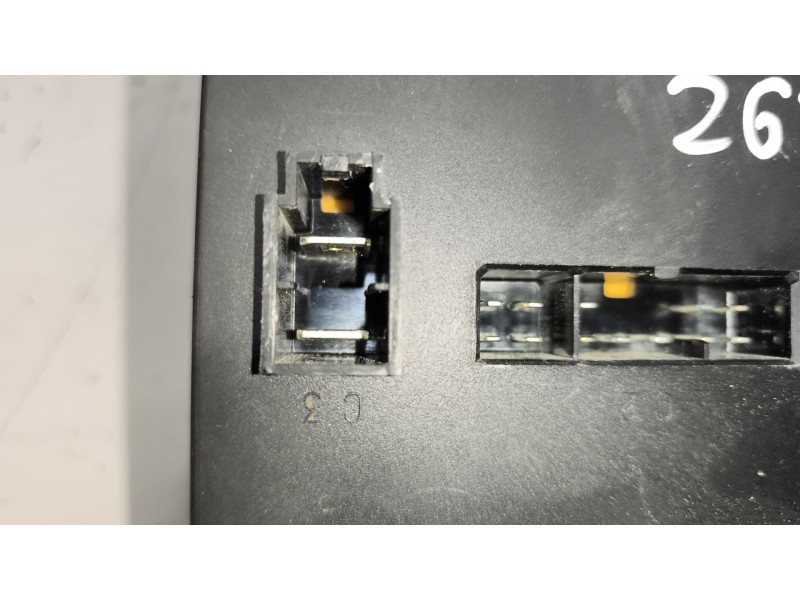 Recambio de caja reles / fusibles para nissan trucks atleon tk160.95 referencia OEM IAM 243109X406  