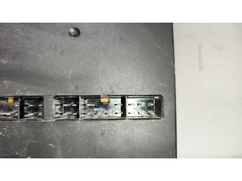 Recambio de caja reles / fusibles para nissan trucks atleon tk160.95 referencia OEM IAM 243109X406  