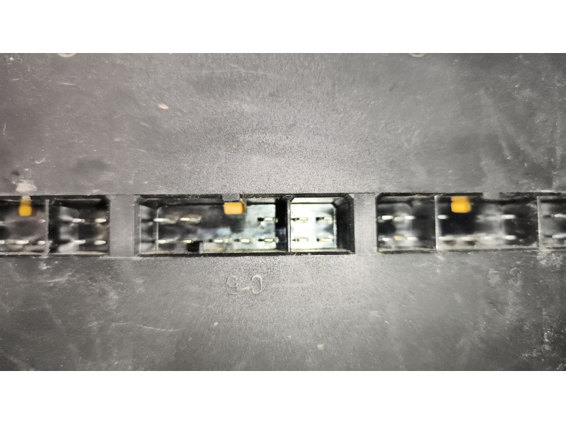 Recambio de caja reles / fusibles para nissan trucks atleon tk160.95 referencia OEM IAM 243109X406  