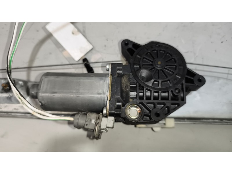 Recambio de elevalunas delantero derecho para nissan trucks atleon tk160.95 referencia OEM IAM 807009X001  