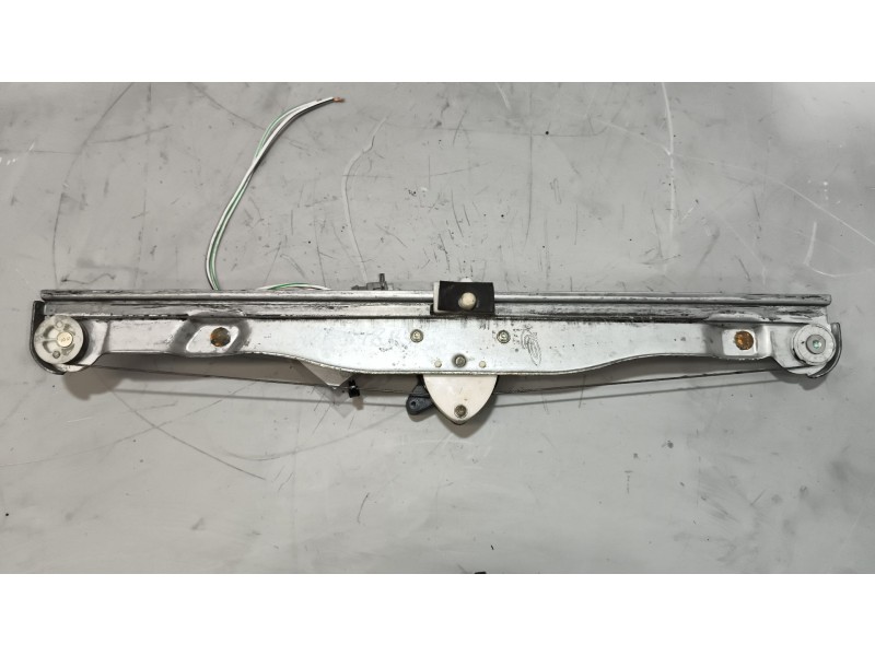 Recambio de elevalunas delantero derecho para nissan trucks atleon tk160.95 referencia OEM IAM 807009X001  