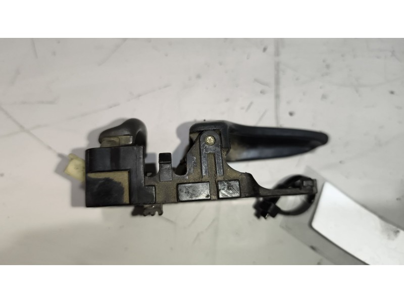 Recambio de maneta interior delantera derecha para nissan trucks atleon tk160.95 referencia OEM IAM 806700X000 8067090J00 