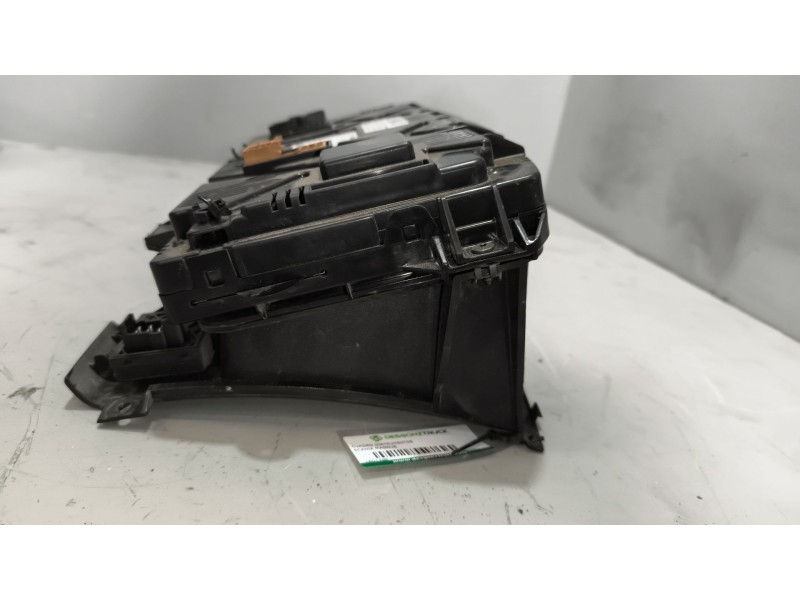 Recambio de cuadro instrumentos para scania magnus referencia OEM IAM 1893843 2303334 2627472