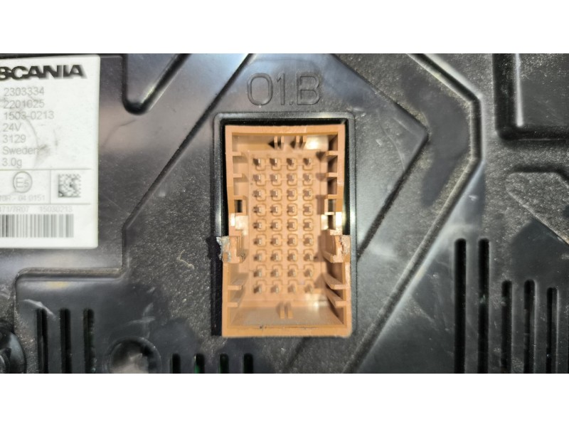 Recambio de cuadro instrumentos para scania magnus referencia OEM IAM 1893843 2303334 2627472