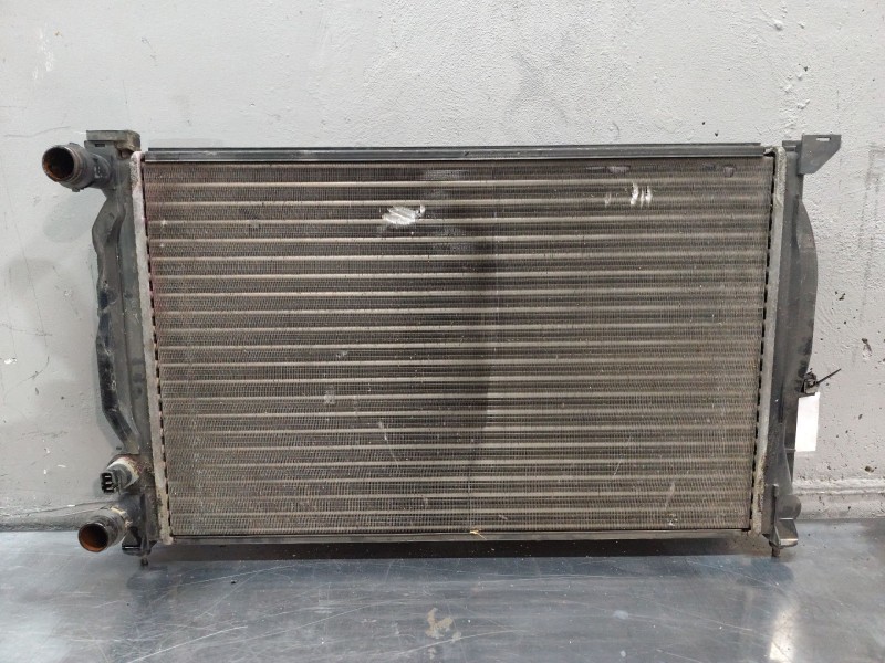 Recambio de radiador agua para audi a4 berlina (b5) 1.8 referencia OEM IAM 8D0121251Q  
