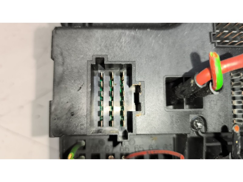 Recambio de caja reles / fusibles para volvo fh 12 2002  12.1 diesel (d12d460) referencia OEM IAM 20568055  