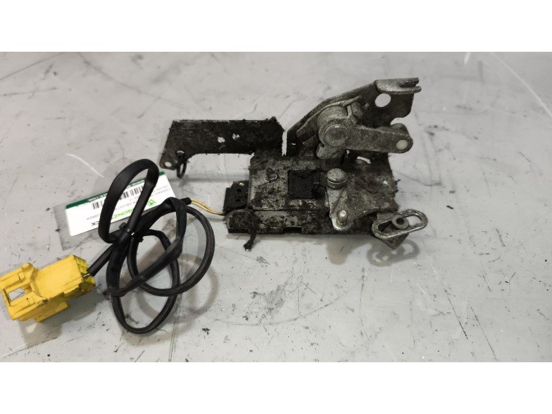 Recambio de cerradura puerta delantera izquierda para volvo fh 12 2002  12.1 diesel (d12d460) referencia OEM IAM 20425118  