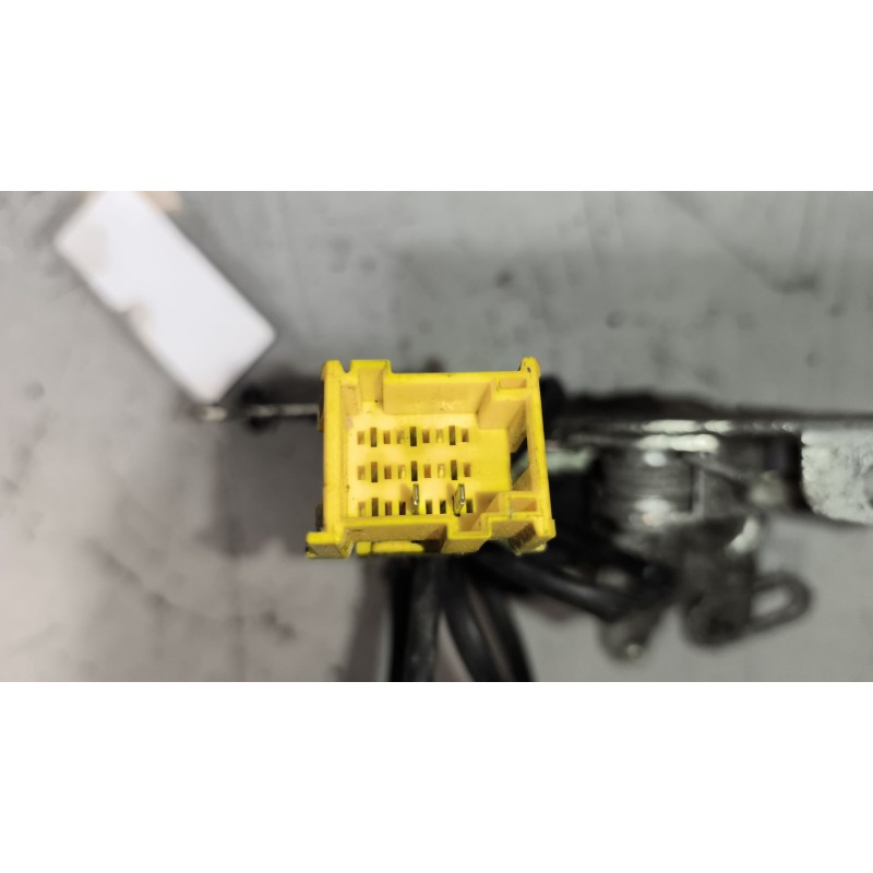 Recambio de cerradura puerta delantera izquierda para volvo fh 12 2002  12.1 diesel (d12d460) referencia OEM IAM 20425118  