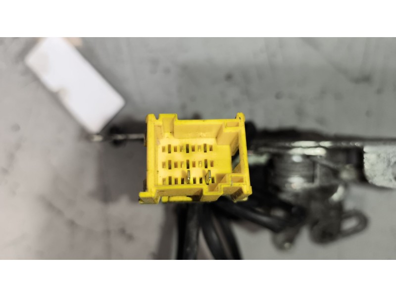 Recambio de cerradura puerta delantera izquierda para volvo fh 12 2002  12.1 diesel (d12d460) referencia OEM IAM 20425118  