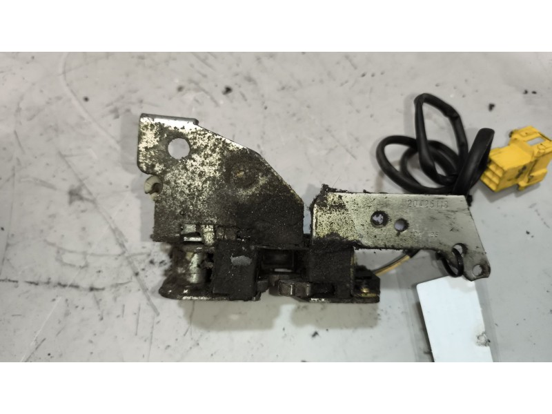 Recambio de cerradura puerta delantera izquierda para volvo fh 12 2002  12.1 diesel (d12d460) referencia OEM IAM 20425118  