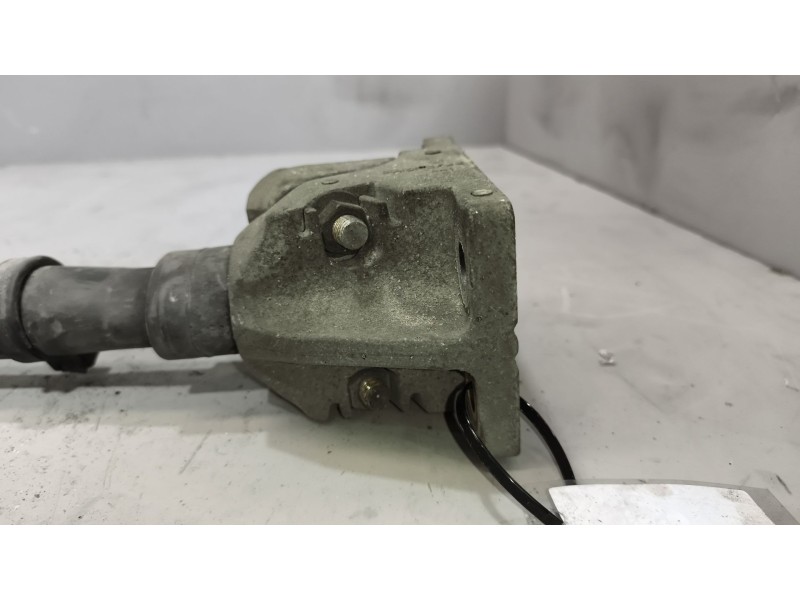 Recambio de soporte guardabarros trasero para renault magnum ab diesel referencia OEM IAM 21213203 21213202 