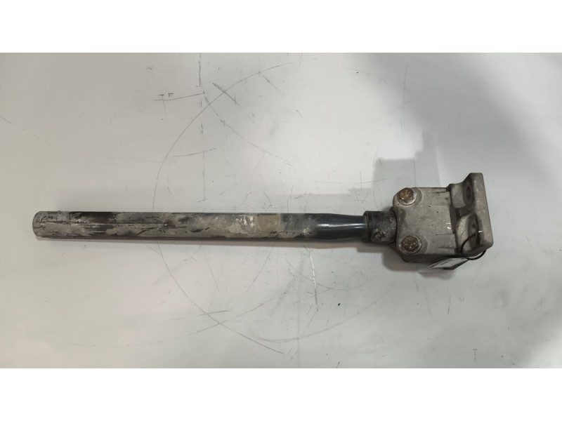 Recambio de soporte guardabarros trasero para renault magnum ab diesel referencia OEM IAM 21213203 21213202 