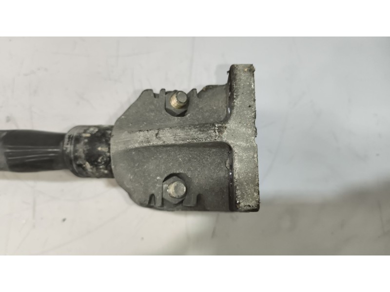 Recambio de soporte guardabarros trasero para renault magnum ab diesel referencia OEM IAM 21213203 21213202 