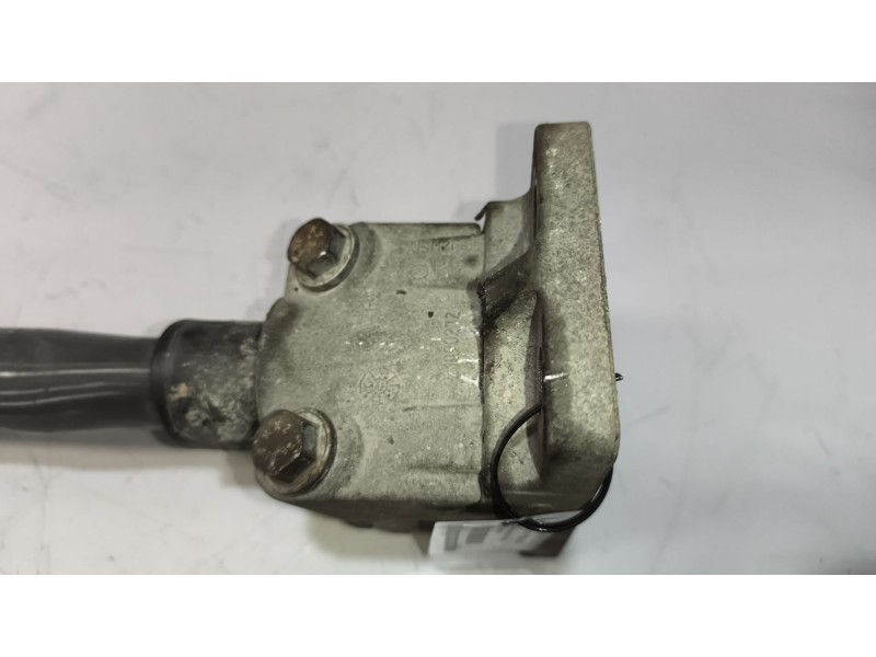 Recambio de soporte guardabarros trasero para renault magnum ab diesel referencia OEM IAM 21213203 21213202 