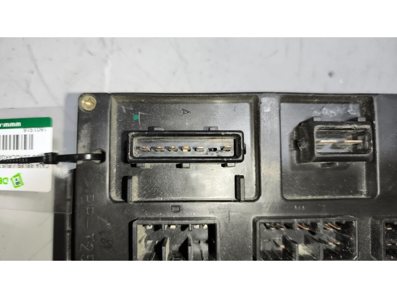 Recambio de caja reles / fusibles para iveco eurocargo 05.03  3.9 diesel referencia OEM IAM 504050822  