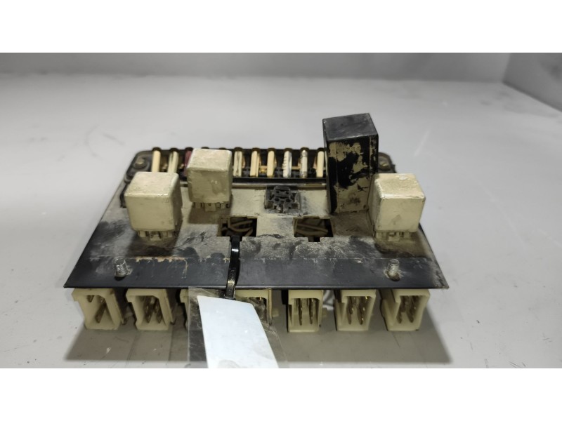 Recambio de caja reles / fusibles para ebro l-35s referencia OEM IAM   
