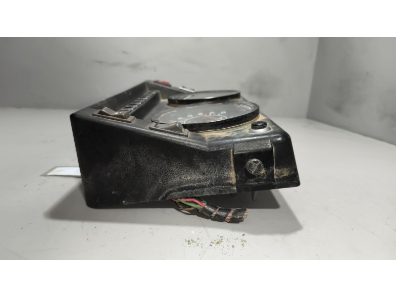 Recambio de cuadro instrumentos para ebro l-35s referencia OEM IAM 132002207  