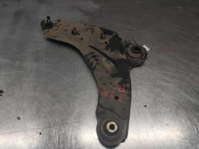 Recambio de soporte brazo suspension trasero izquierdo para renault trafic combi (ab 4.01) referencia OEM IAM   