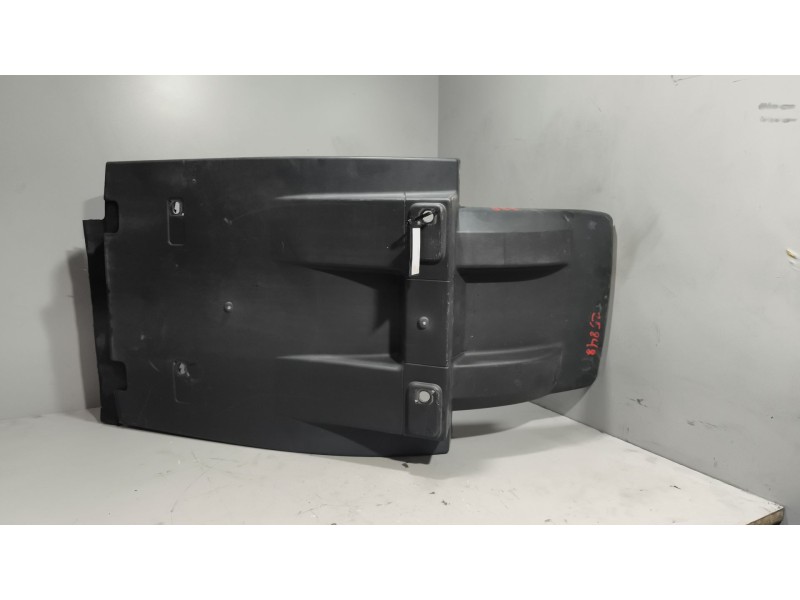 Recambio de guardabarros delantero derecho para volvo fh xxx referencia OEM IAM 82637711  