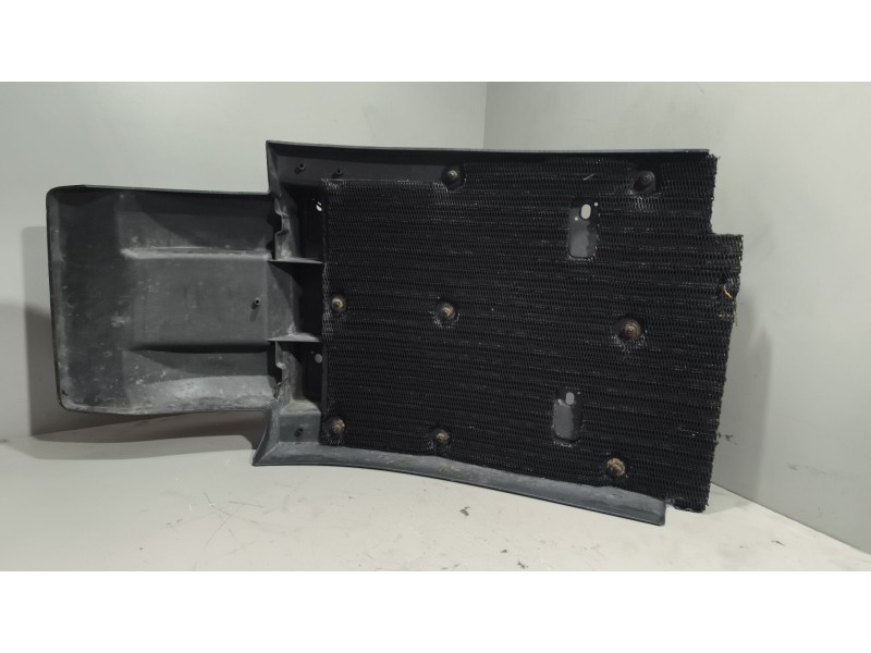 Recambio de guardabarros delantero derecho para volvo fh xxx referencia OEM IAM 82637711  