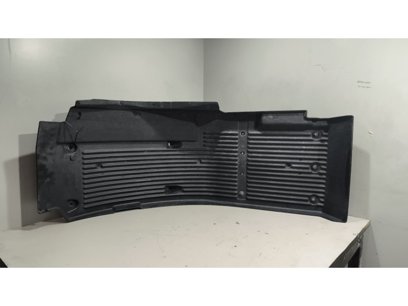 Recambio de guardabarros delantero izquierdo para volvo fh xxx referencia OEM IAM 82110404  