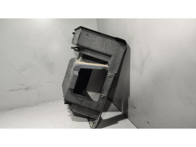 Recambio de peldaño izquierdo para renault serie t 12.8 diesel referencia OEM IAM 82574835  