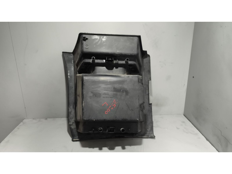 Recambio de peldaño izquierdo para renault serie t 12.8 diesel referencia OEM IAM 82574835  