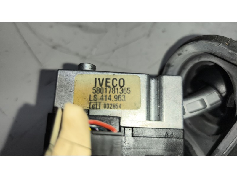 Recambio de mando intarder para iveco crossway referencia OEM IAM 5801781365  