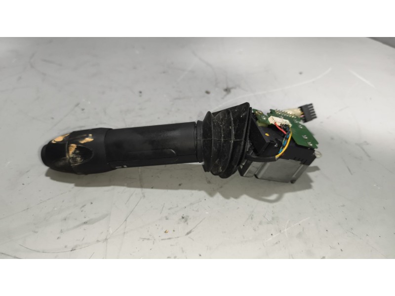 Recambio de mando intermitentes para iveco crossway referencia OEM IAM 5802518451  