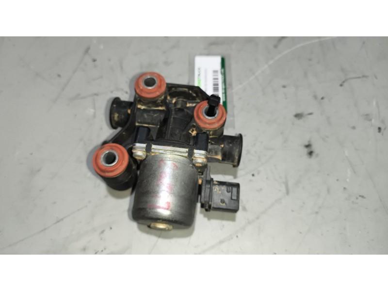 Recambio de valvula intercambio de calefaccion para iveco evadys h referencia OEM IAM 4460913020  