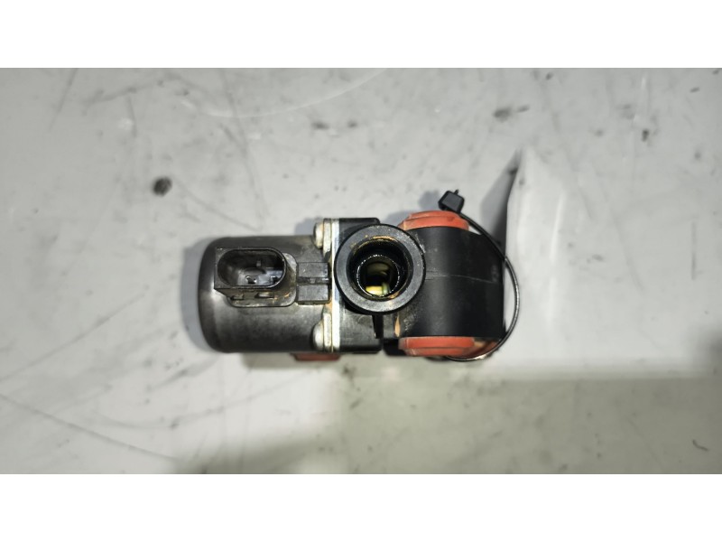 Recambio de valvula intercambio de calefaccion para iveco evadys h referencia OEM IAM 4460913020  