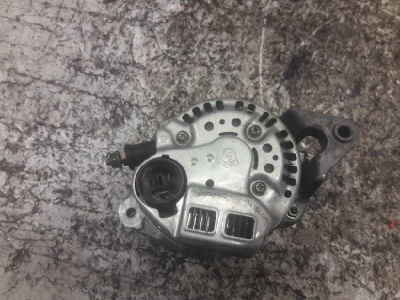 Recambio de alternador para suzuki swift sf berlina (ea) gl referencia OEM IAM 314008651 DENSO 